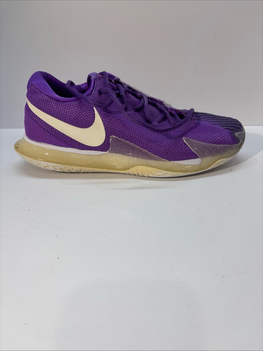 Nike Purple Low-Top Sneakers with Cream Swoosh unisex U.S. 8.5